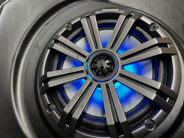 Крыша музыкальная Maverick X3 с акустической системой и сабвуфером "KICKER"